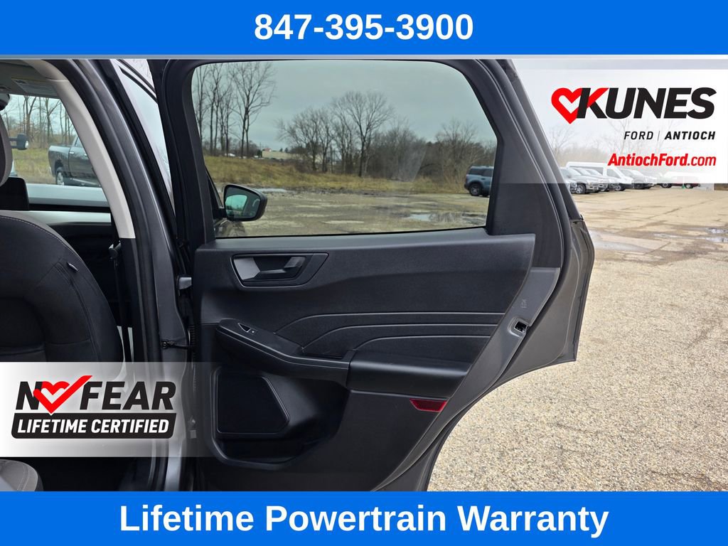 Used 2022 Ford Escape SE w/ Cold Weather Package FWD image 23