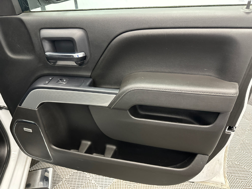 Used 2016 Chevrolet Silverado 1500 LTZ Z71 w/ LTZ Plus Package AWD/4WD image 16