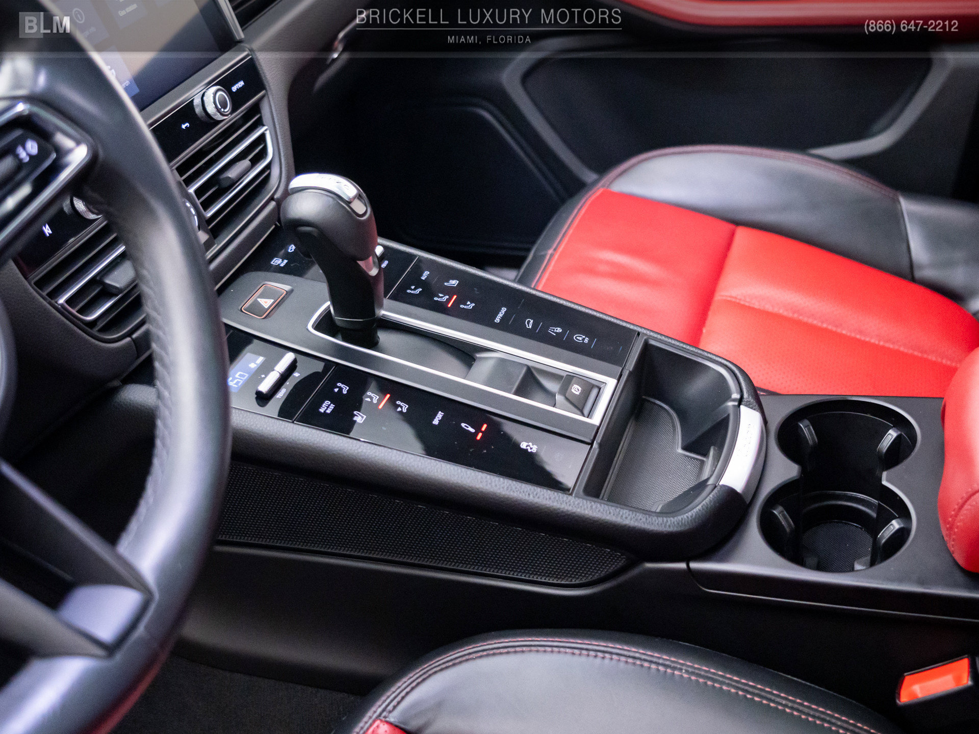 Used 2023 Porsche Macan S AWD/4WD image 11