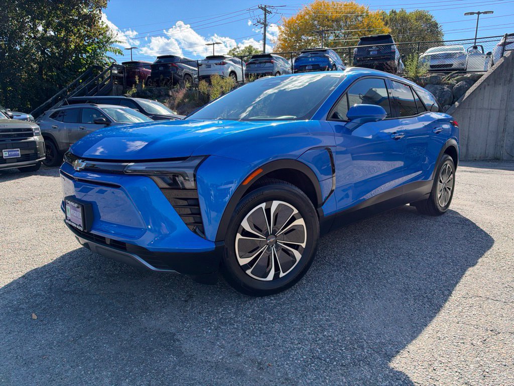 Used 2024 Chevrolet Blazer EV LT AWD/4WD image 2