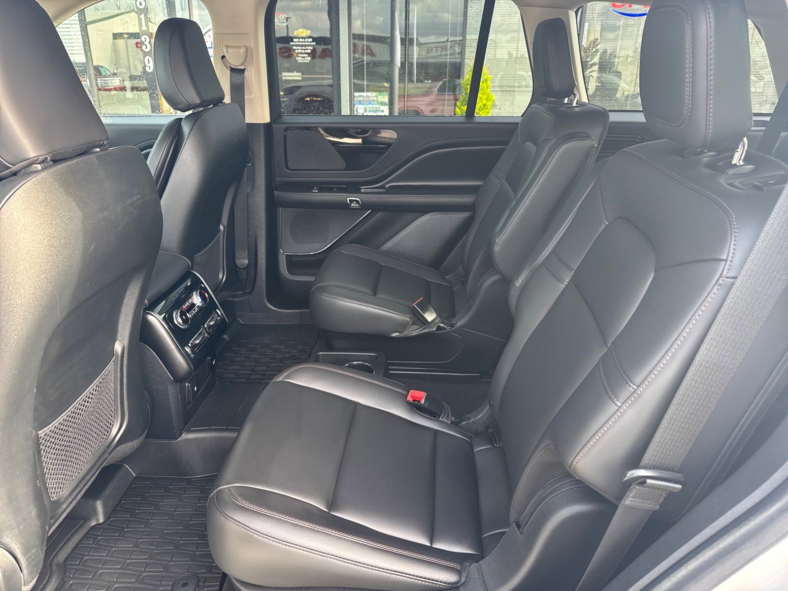 Used 2022 Lincoln Aviator AWD w/ Premium Package image 9