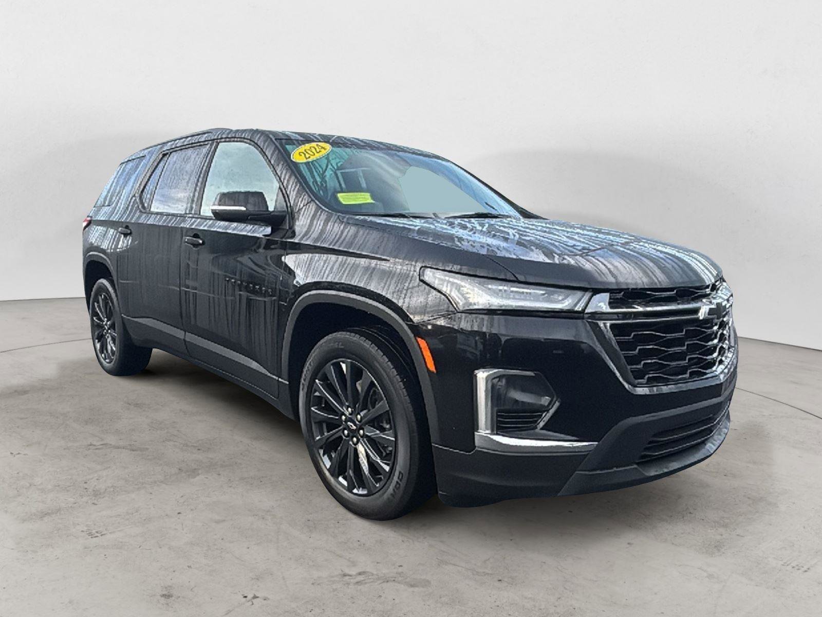 Used 2024 Chevrolet Traverse RS