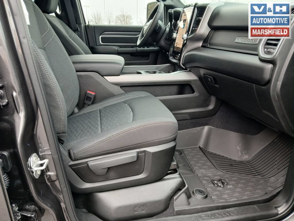 New 2026 RAM 2500 Big Horn AWD/4WD image 33