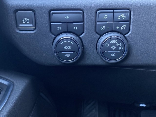 Used 2024 Chevrolet Silverado 3500 LT w/ Convenience Package image 22