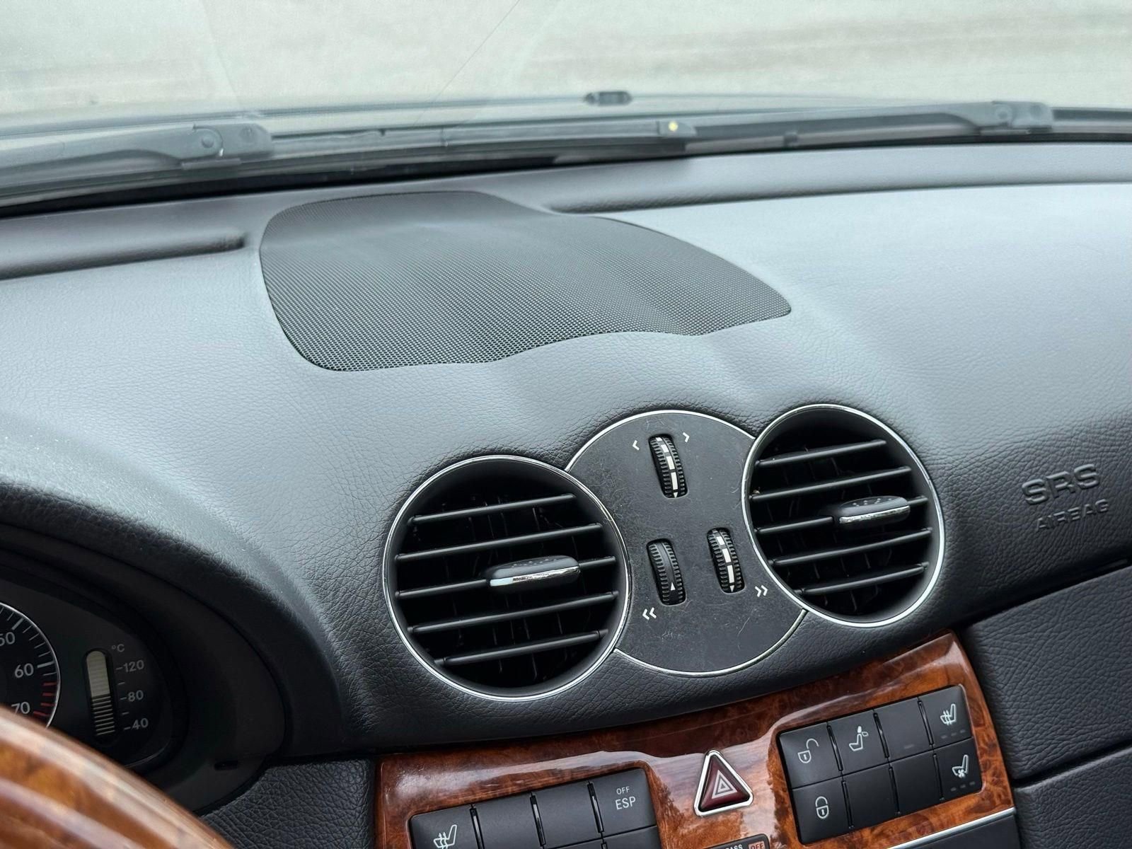 Used 2009 Mercedes-Benz CLK 550 Cabriolet image 38