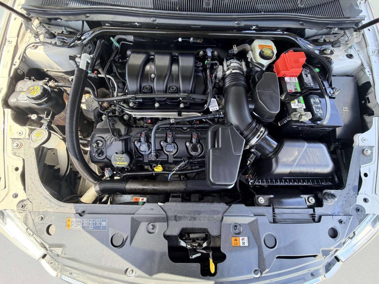Used 2013 Ford Taurus SEL FWD image 12
