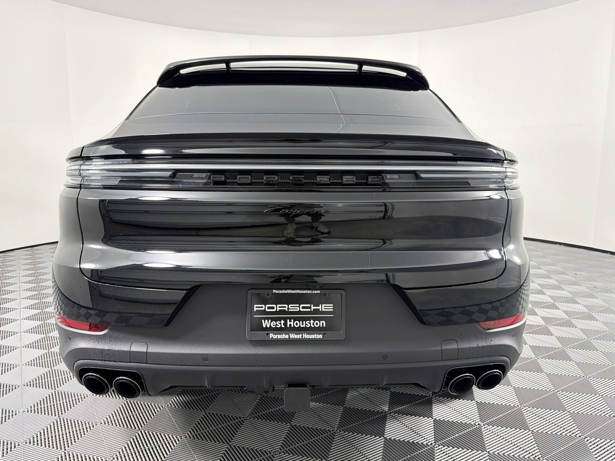 Certified 2026 Porsche Cayenne Coupe AWD/4WD image 8