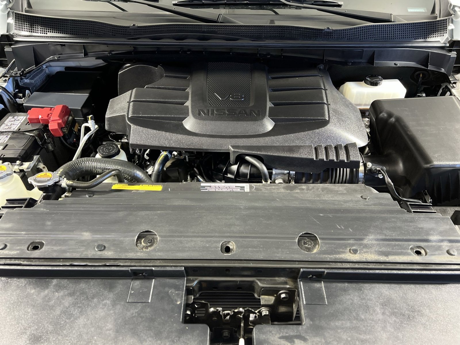 Used 2024 Nissan Titan SV w/ SV Convenience Package image 25