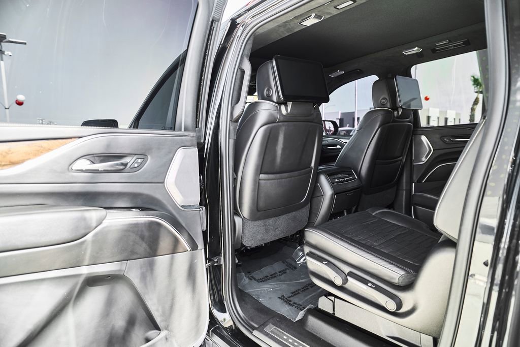 Used 2021 Cadillac Escalade ESV Sport Platinum w/ LPO, ONYX Package AWD/4WD image 15