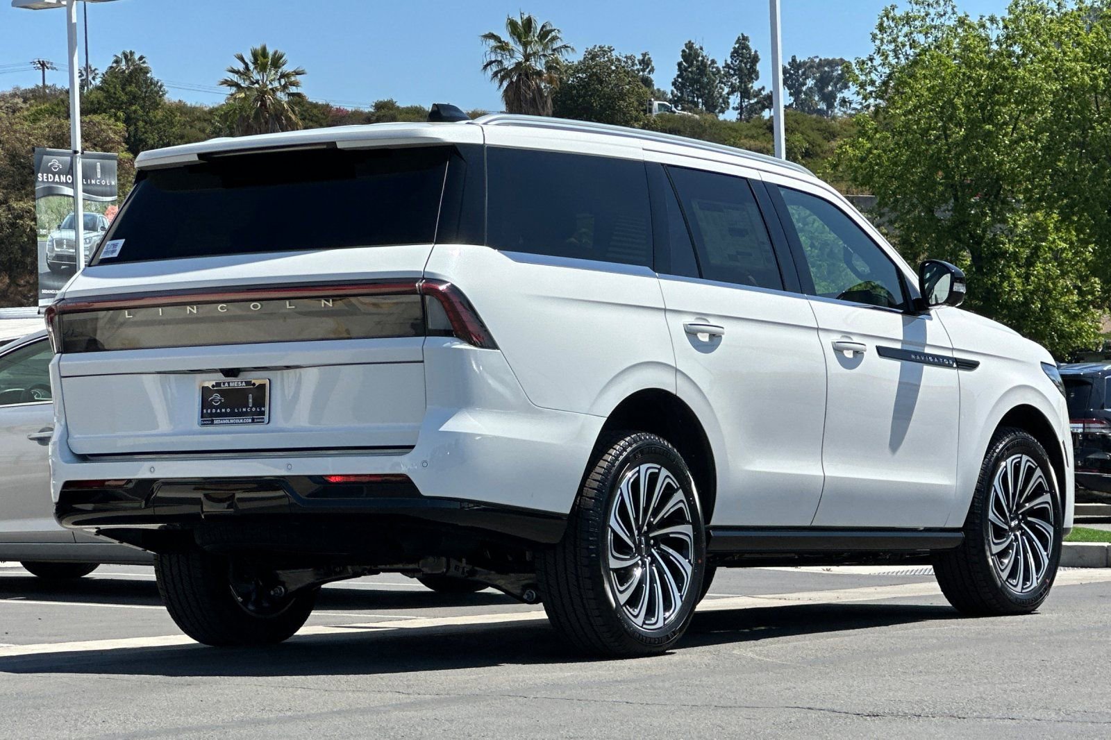 New 2026 Lincoln Navigator Black Label AWD/4WD image 3