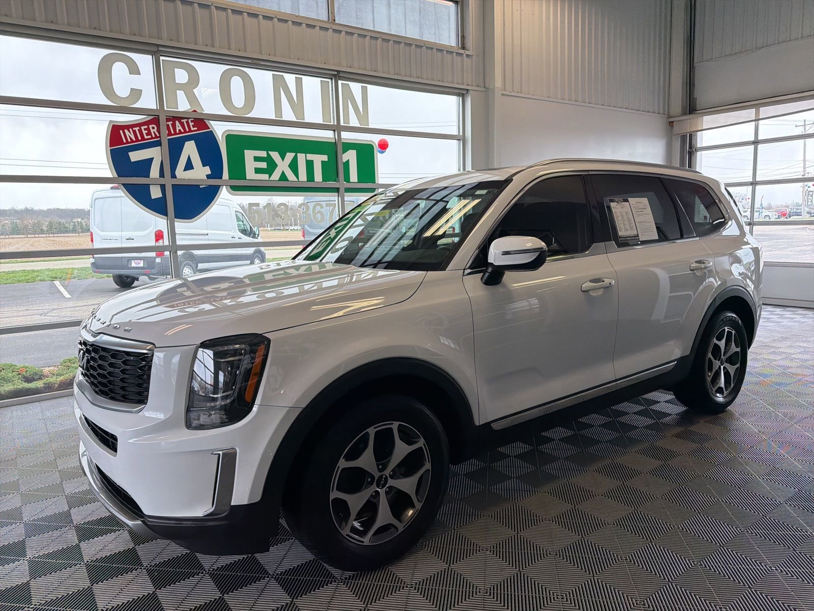 Used 2022 Kia Telluride EX image 3