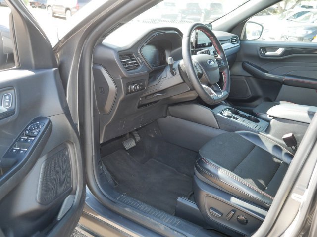 Used 2025 Ford Escape ST-Line Select AWD/4WD image 12