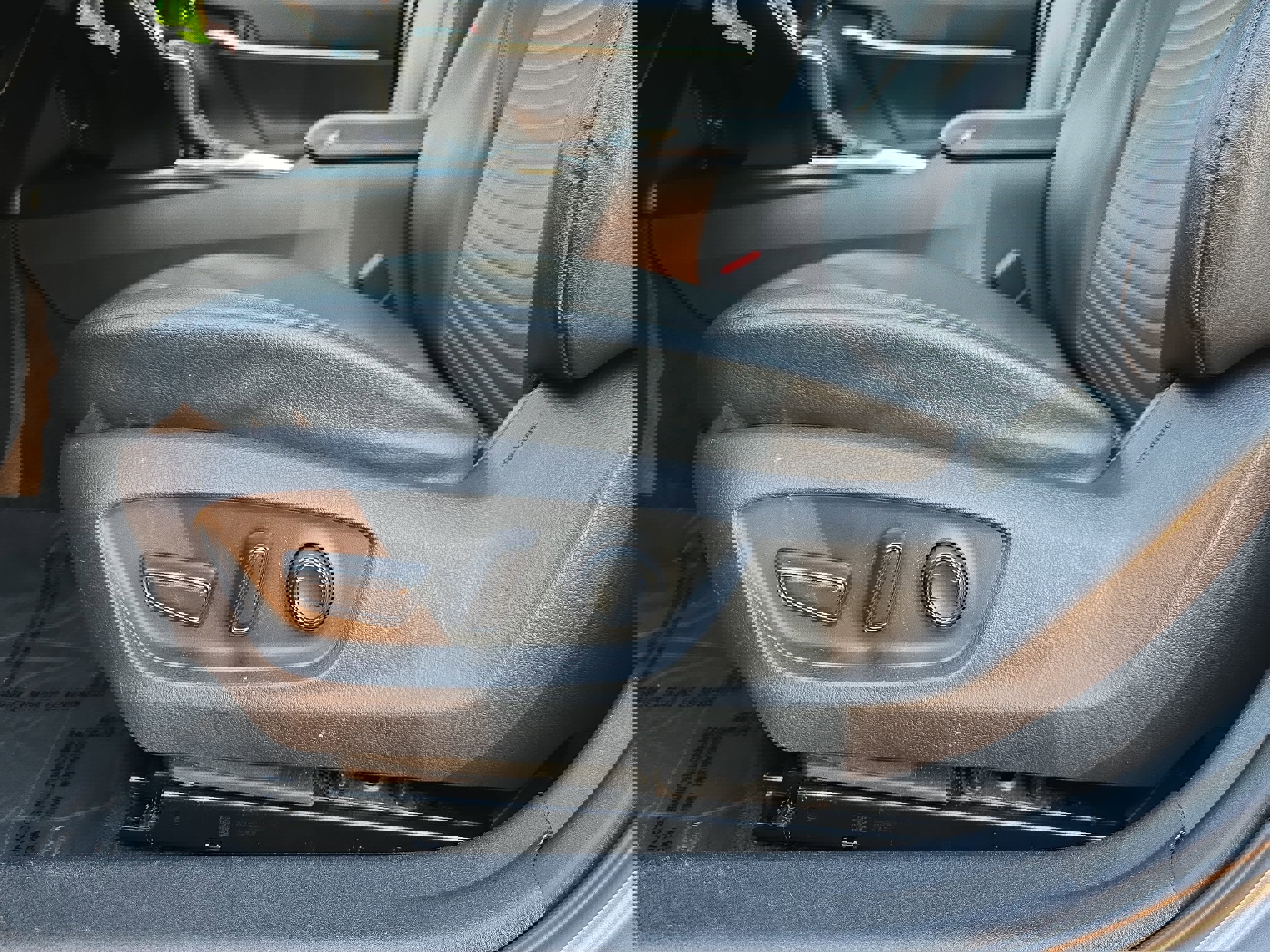 Used 2020 Toyota Camry SE image 28