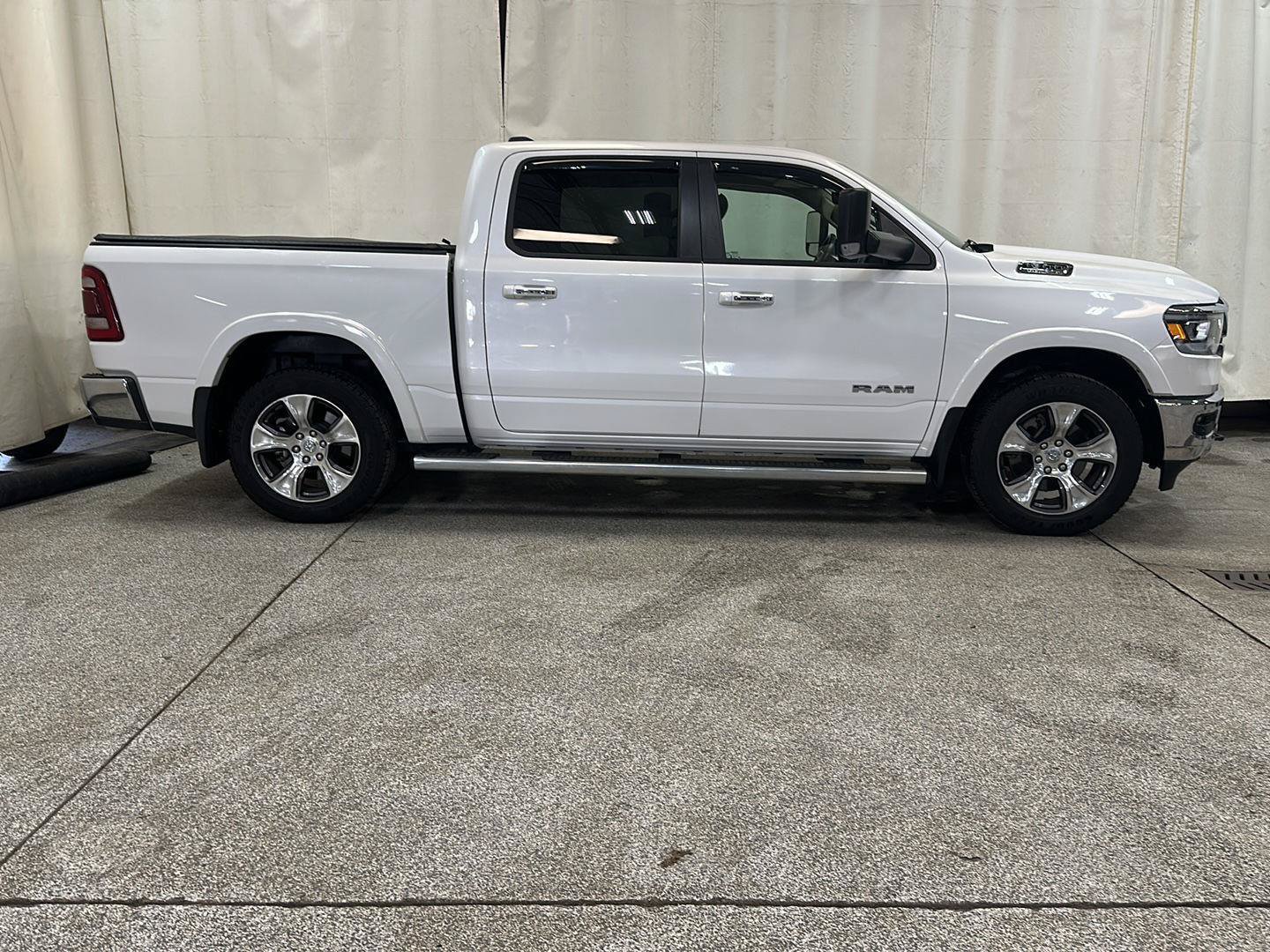Used 2021 RAM 1500 Laramie AWD/4WD image 6