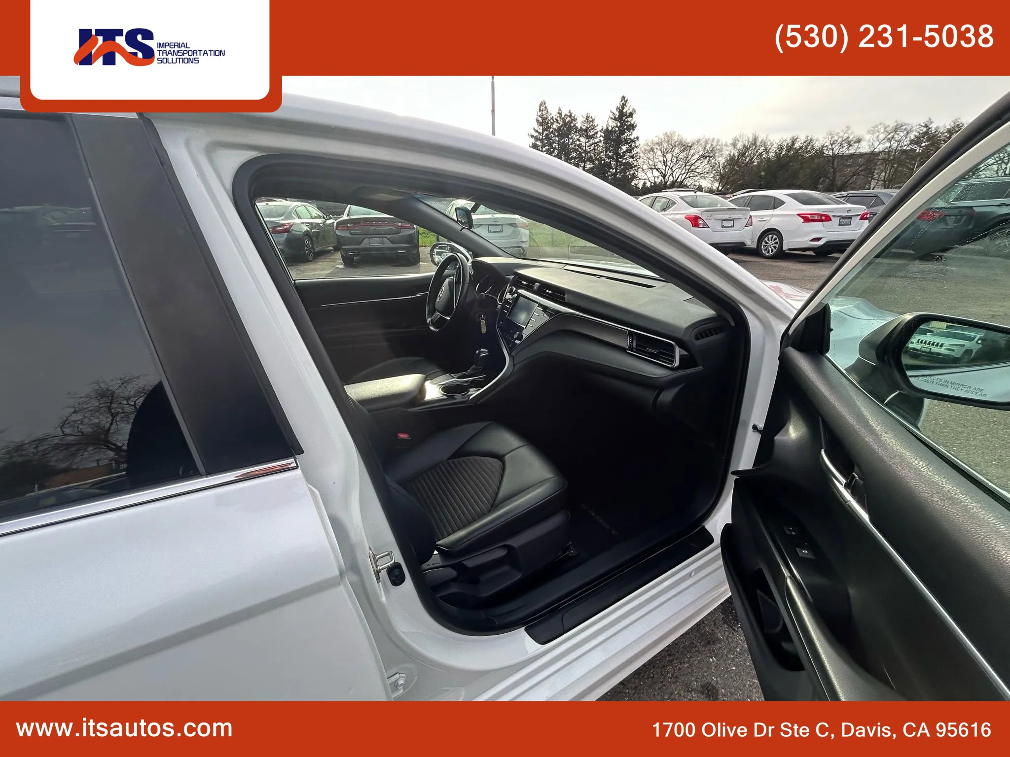 Used 2019 Toyota Camry SE w/ Carpet Mat Package image 12