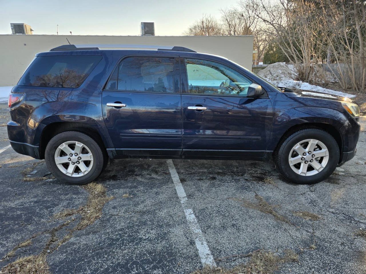 Used 2016 GMC Acadia SLE AWD/4WD image 5
