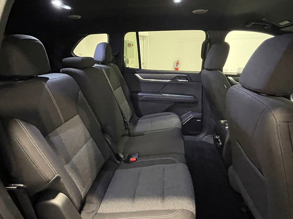 Used 2025 GMC Acadia Elevation image 26