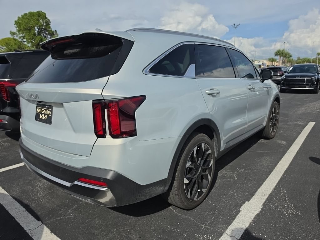 Certified 2026 Kia Sorento EX w/ EX Premium Package FWD image 19