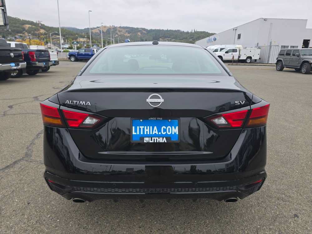 Used 2023 Nissan Altima 2.5 SV w/ SV Premium Package FWD image 4