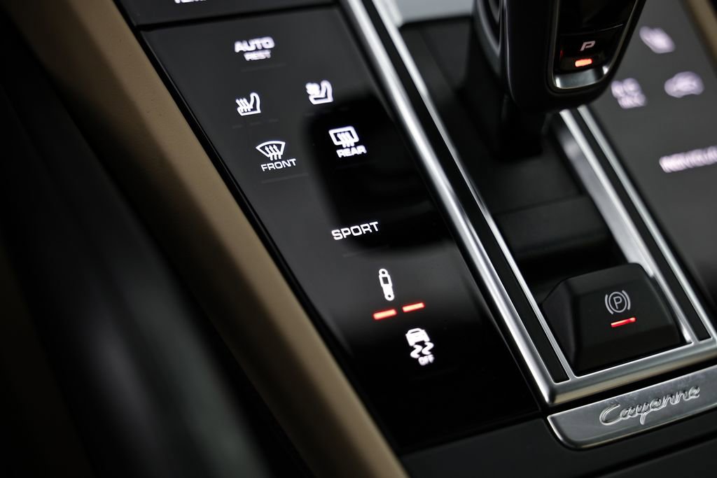 Certified 2022 Porsche Cayenne Turbo image 42