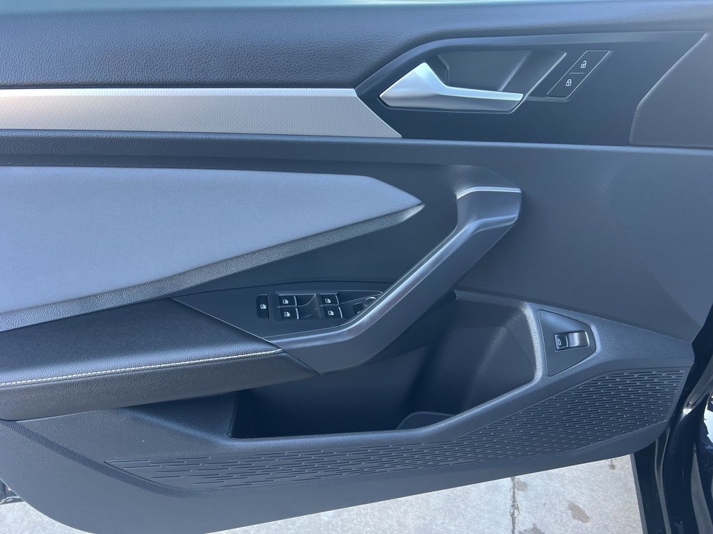 Used 2025 Volkswagen Jetta SE image 14