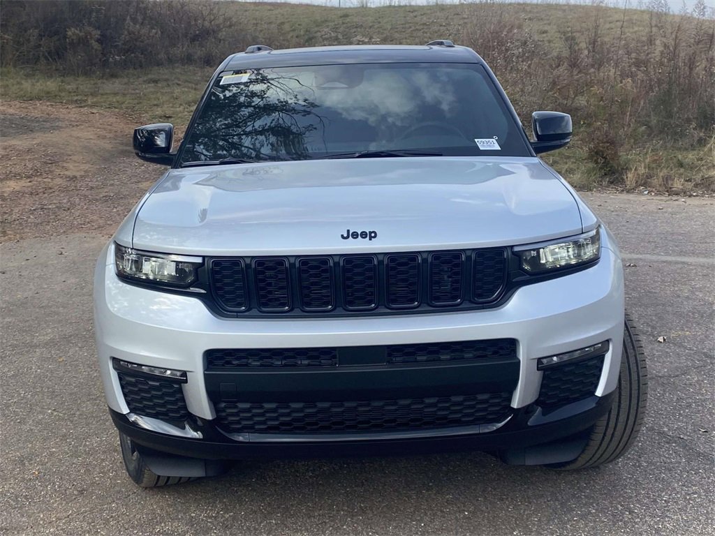 New 2025 Jeep Grand Cherokee L Limited image 2