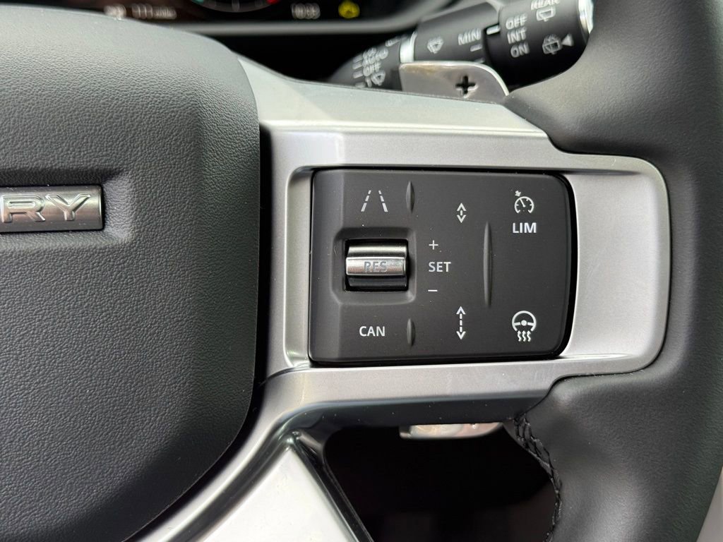 Certified 2025 Land Rover Discovery S AWD/4WD image 19