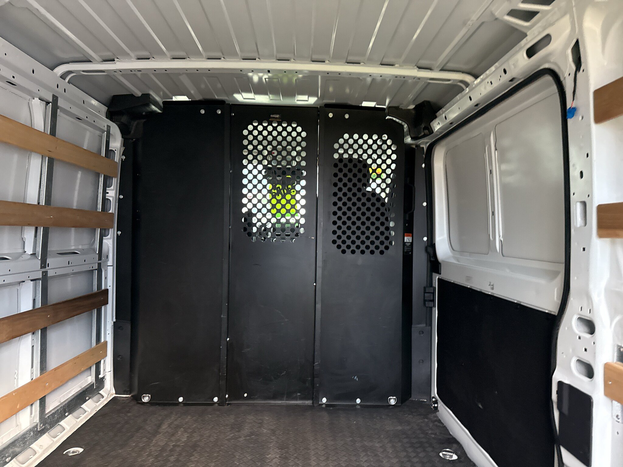 Used 2025 RAM ProMaster 2500 w/ U-Haul Equipment Group FWD image 17
