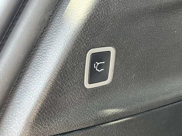 Used 2020 Chrysler Pacifica Touring w/ S Appearance Package FWD image 7