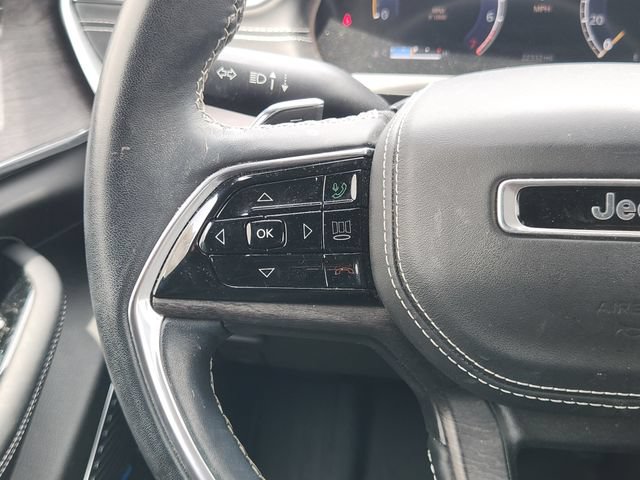 Used 2022 Jeep Grand Cherokee Overland w/ Luxury Tech Group IV AWD/4WD image 28