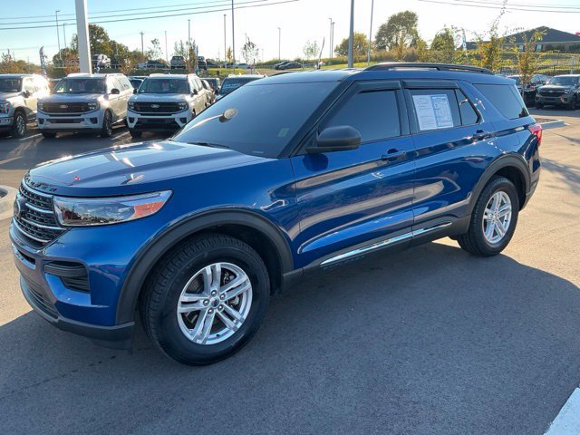 Used 2022 Ford Explorer XLT AWD/4WD image 3