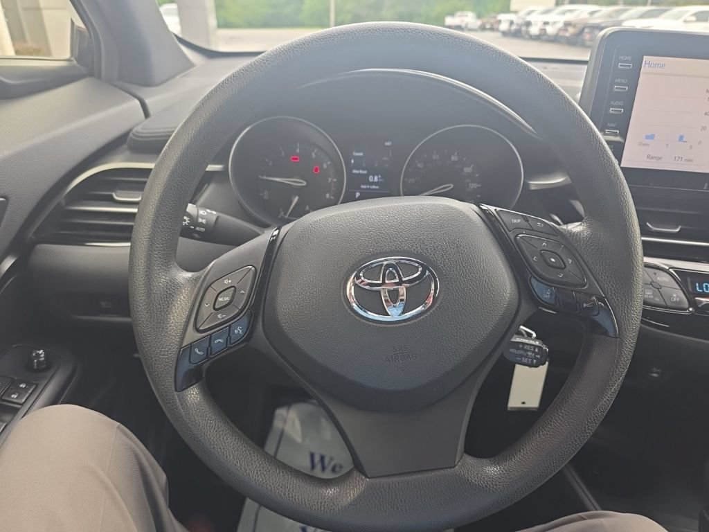 Used 2019 Toyota C-HR LE FWD image 17