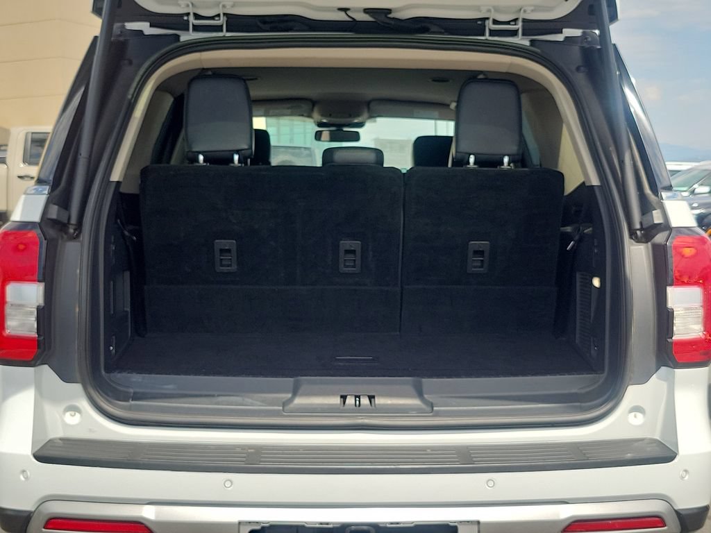 Used 2024 Ford Expedition XLT RWD image 8