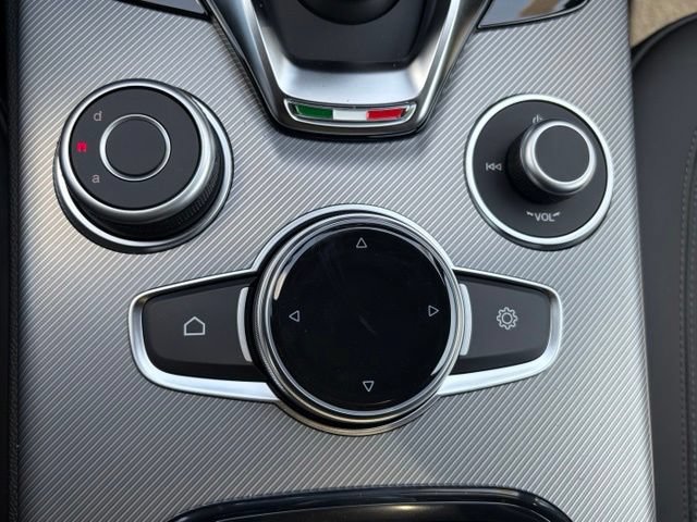New 2026 Alfa Romeo Stelvio Sprint w/ Convenience Package AWD/4WD image 34
