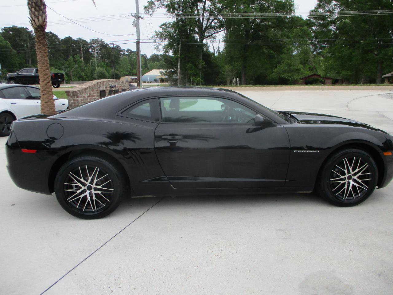 Used 2010 Chevrolet Camaro LS image 9