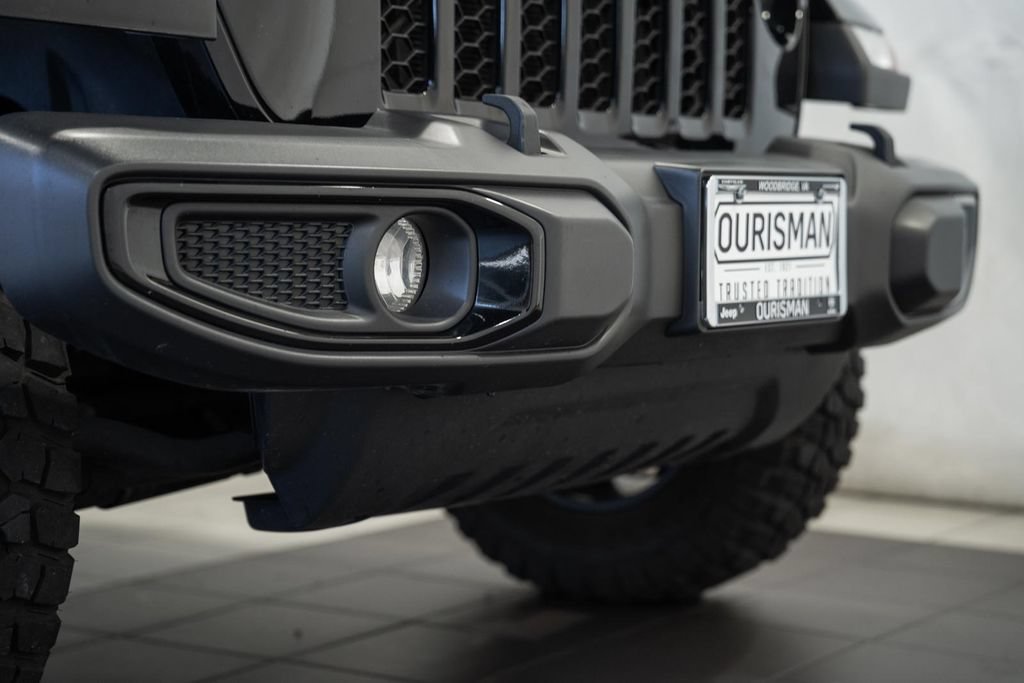 Used 2023 Jeep Gladiator Sport AWD/4WD image 12