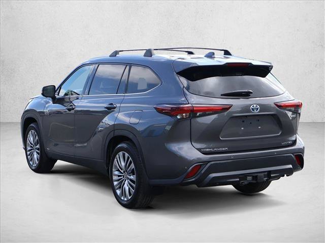 Certified 2024 Toyota Highlander Limited AWD/4WD image 8