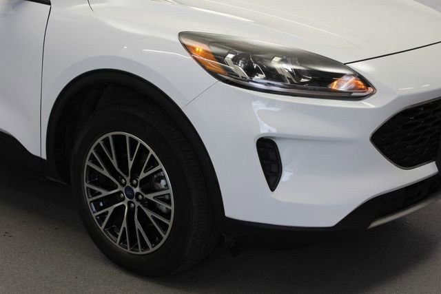 Used 2021 Ford Escape SE FWD image 3