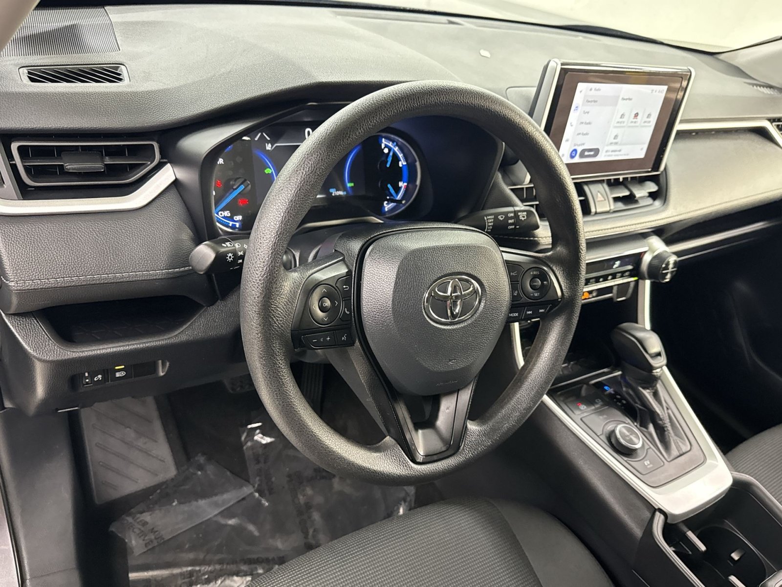 Used 2024 Toyota RAV4 LE AWD/4WD image 13
