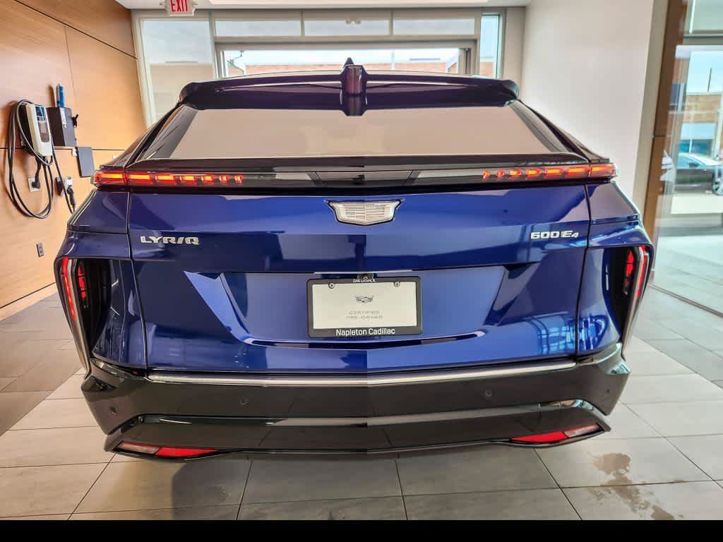 Used 2024 Cadillac Lyriq Luxury AWD/4WD image 6