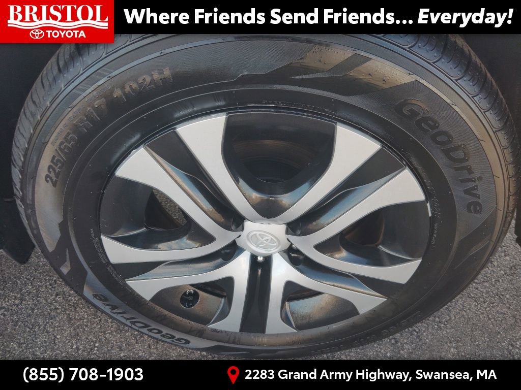 Used 2016 Toyota RAV4 LE image 11