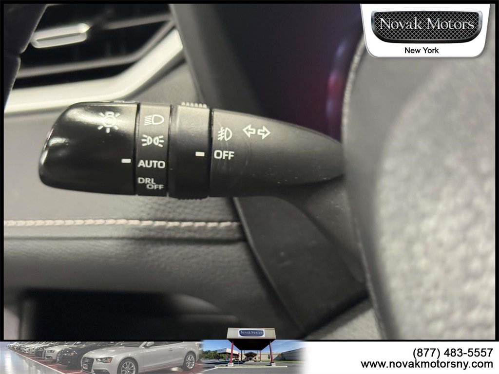 Used 2022 Toyota RAV4 XLE Premium image 20