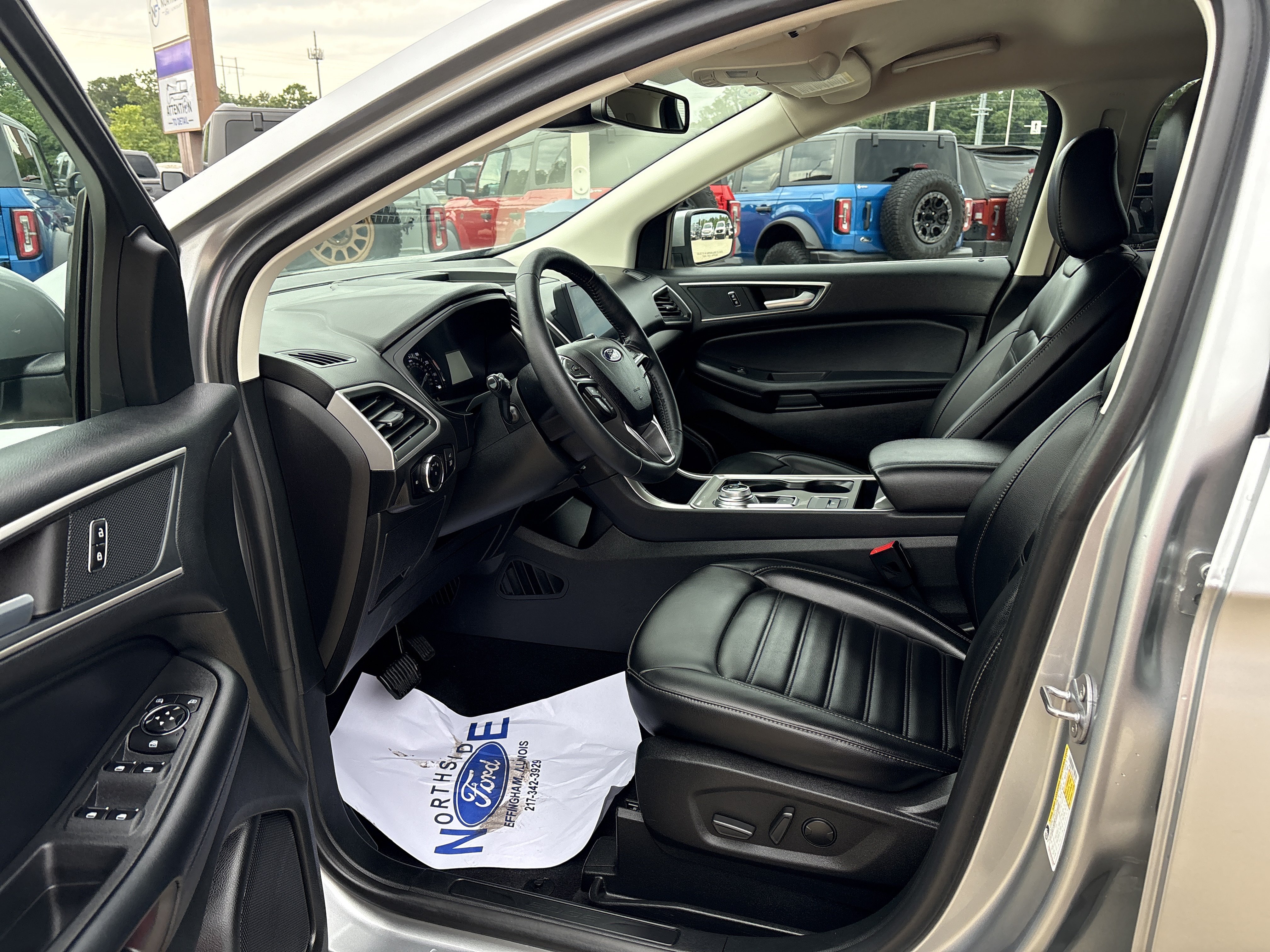 Used 2024 Ford Edge SEL w/ Convenience Package AWD/4WD image 8