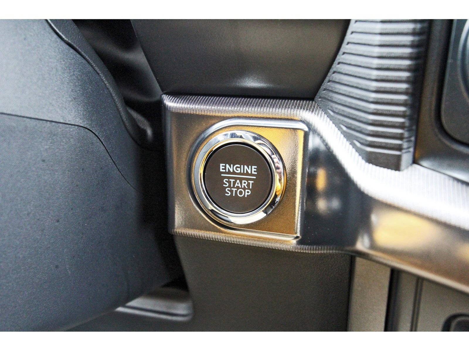 Used 2025 Ford F150 Lariat w/ Equipment Group 502A High image 20