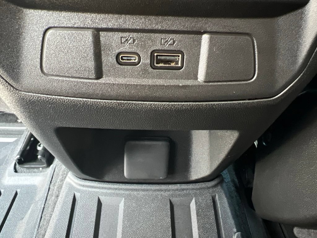Used 2024 Chevrolet Colorado ZR2 w/ Technology Package AWD/4WD image 19