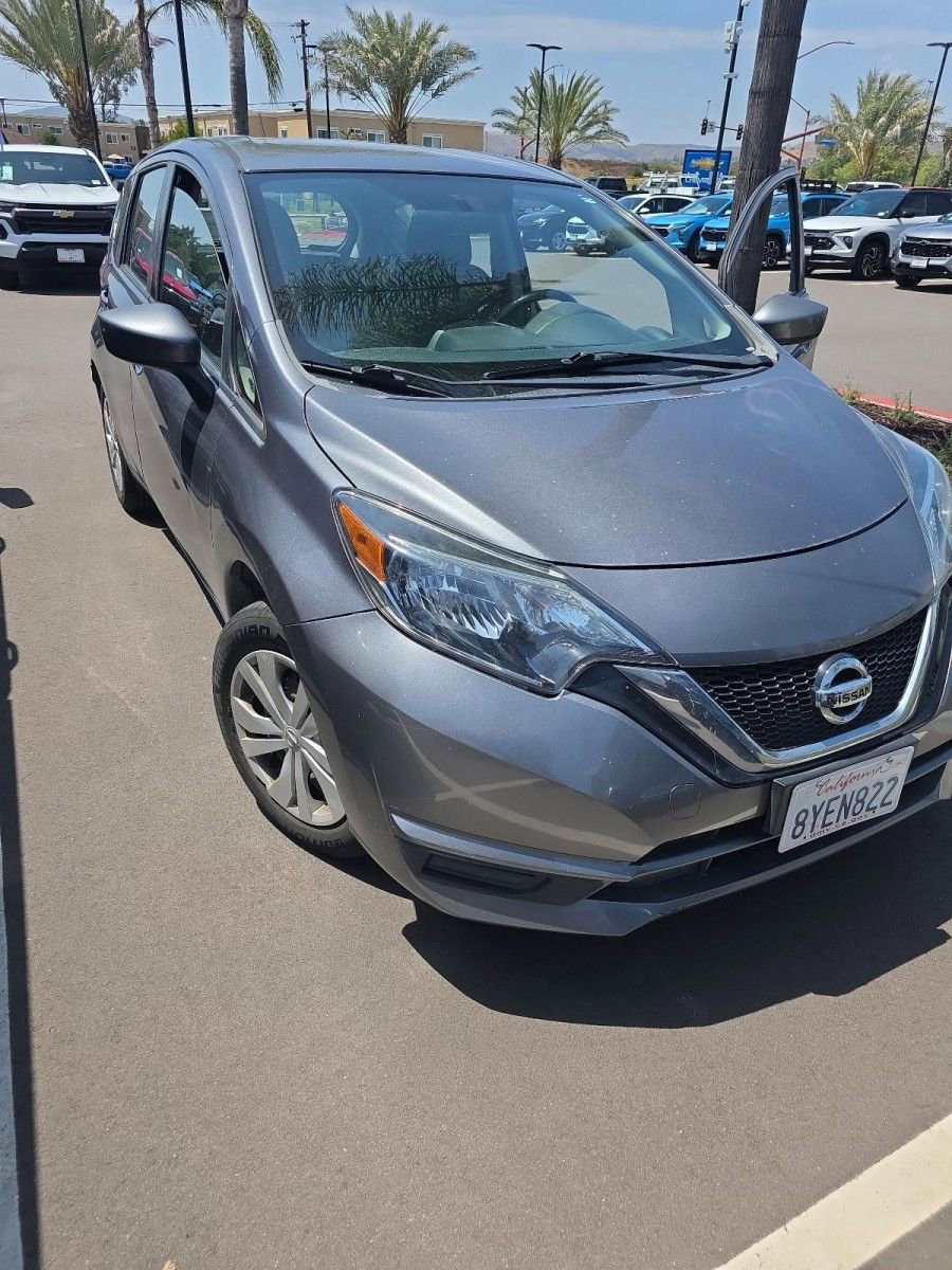 Used 2018 Nissan Versa Note SV FWD image 2