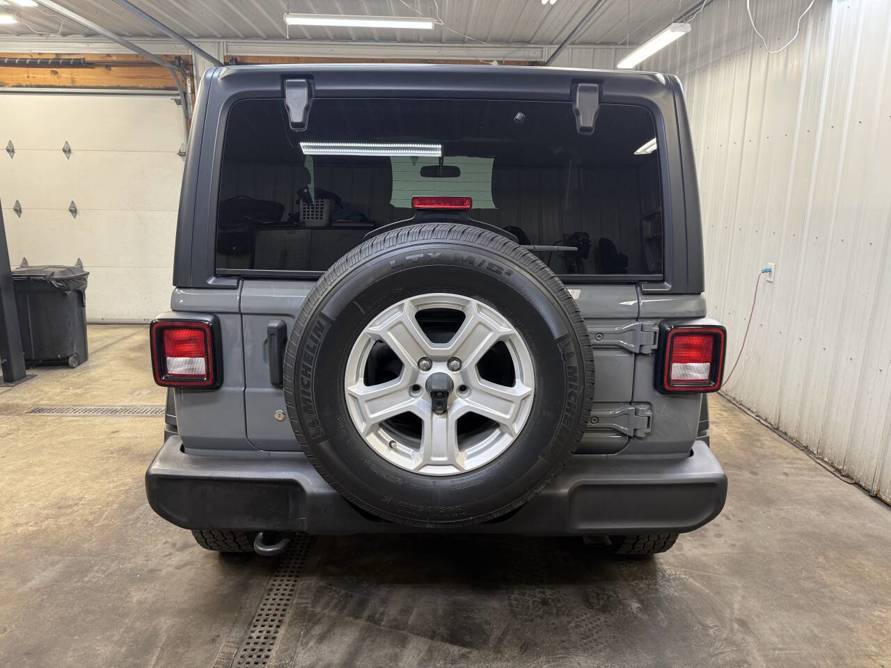 Used 2019 Jeep Wrangler Sport image 13