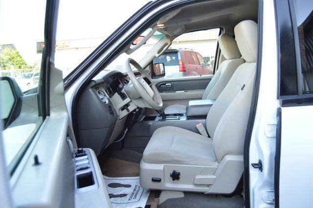 Used 2010 Ford Expedition XLT AWD/4WD image 11