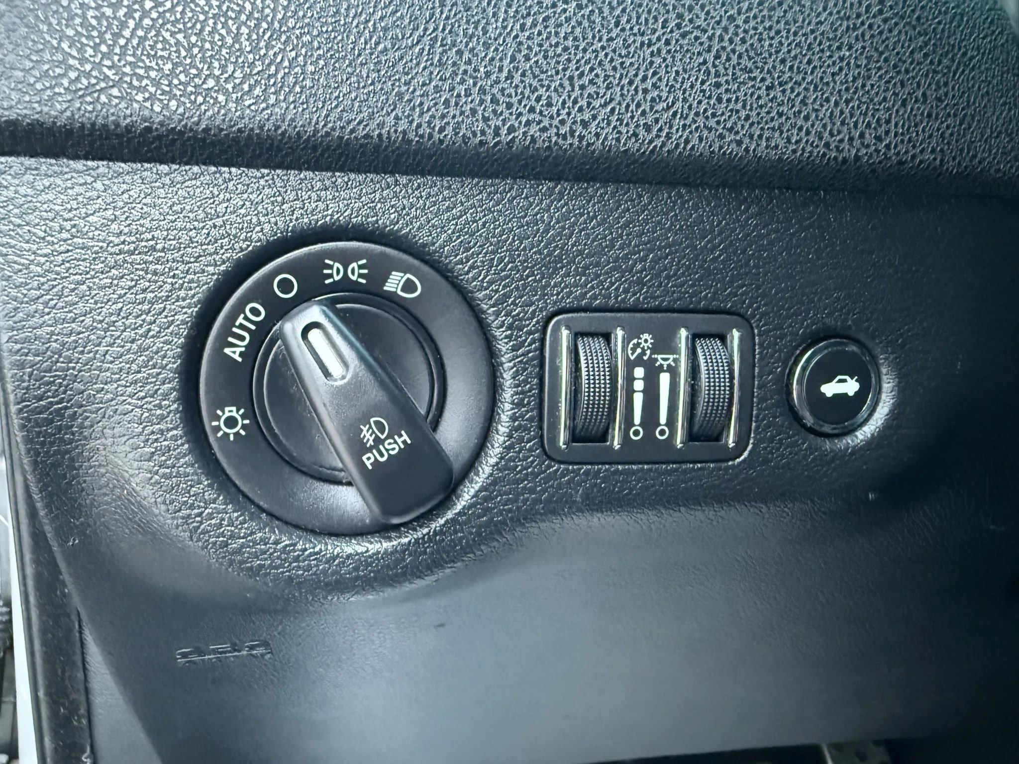 Used 2018 Dodge Charger R/T image 23