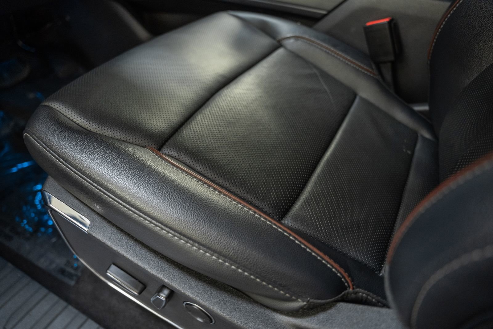 Certified 2023 Ford F150 Lariat w/ Equipment Group 502A High image 43